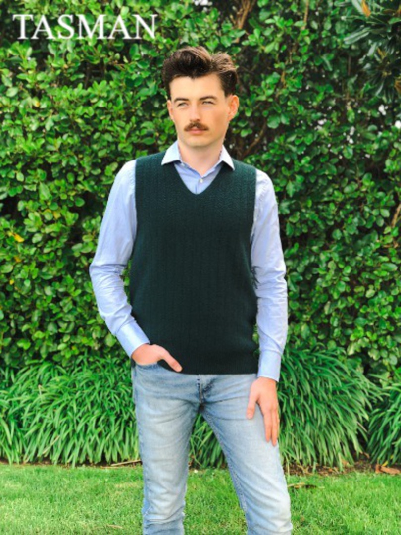 Lothlorian Merino Possum Mens Pullover Vest image 0